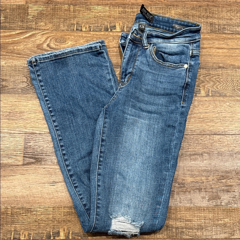 Distressed Knee, Straight Leg, Boot Cut

Worn Once